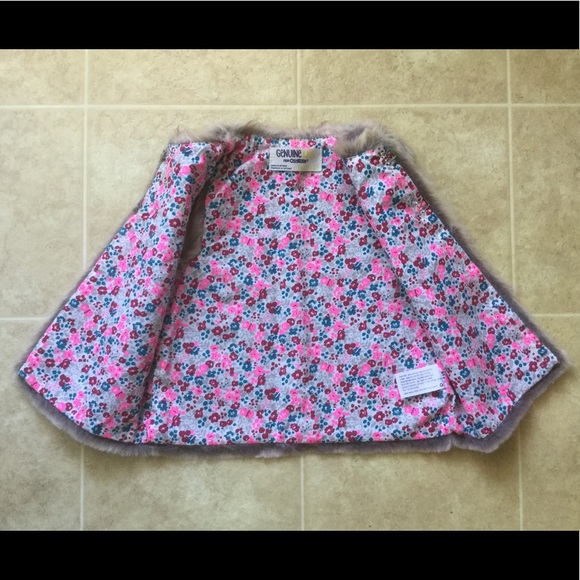 ⭐️ “OSHKOSH” ⭐️ WINTER FAUX FUR VEST ⭐️ - Picture 2 of 3